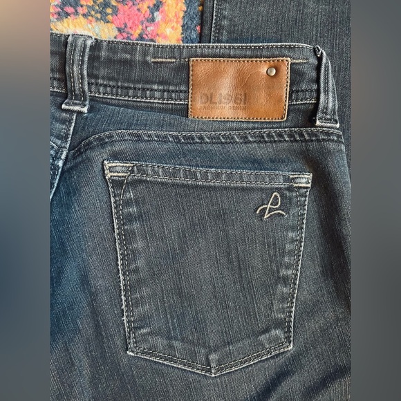 Y2K DL1961 JEANS 28 PREMIUM DENIM MILANO BOOT 4 WAY STRETCH 360 COMFORT EUC $219 - Picture 4 of 8